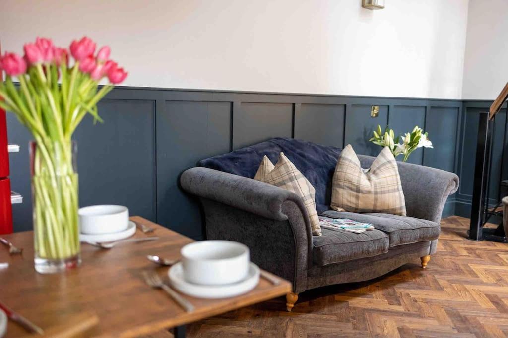 Unique Victorian Stable Conversion Halifax Bagian luar foto