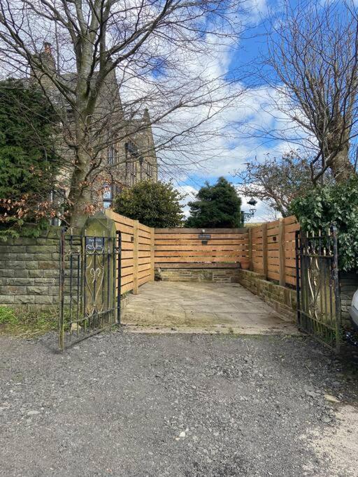 Unique Victorian Stable Conversion Halifax Bagian luar foto