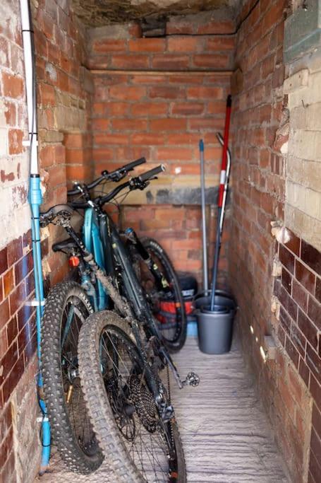 Unique Victorian Stable Conversion Halifax Bagian luar foto