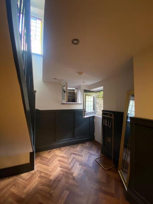 Unique Victorian Stable Conversion Halifax Bagian luar foto