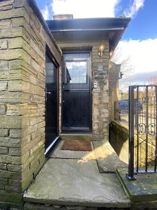 Unique Victorian Stable Conversion Halifax Bagian luar foto